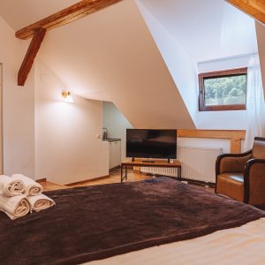 Casa Postavarului Camera Dubla mansarda Brasov (1)