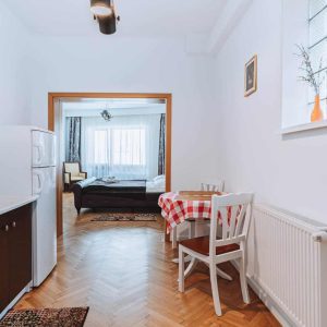 Casa Postavarului – Camera 3 – Studio King Deluxe (2)